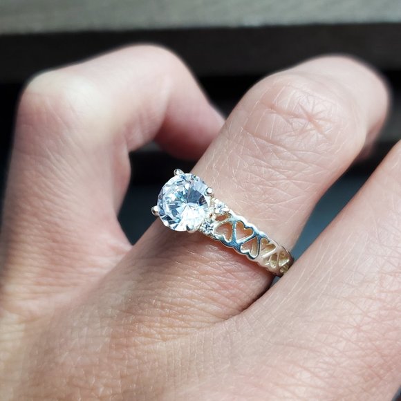 Size 7 Sterling Silver Heart Cutout Accents Cubic Zirconia Ring - Picture 2 of 7